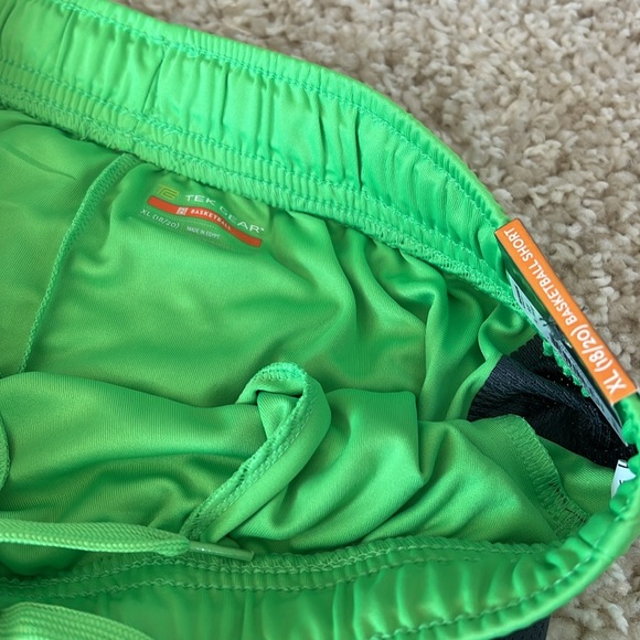 NWT Boys Basketball Shorts - Picture 3 of 3